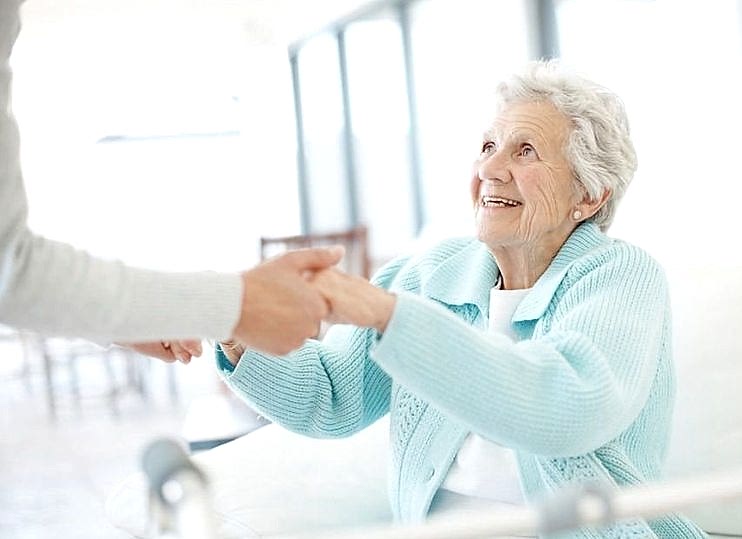 помощь пожилому человеку