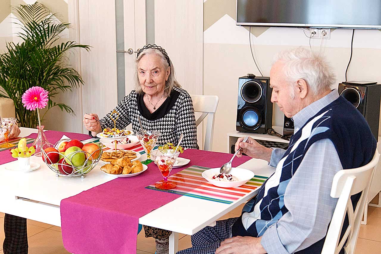 прием пищи постояльцами