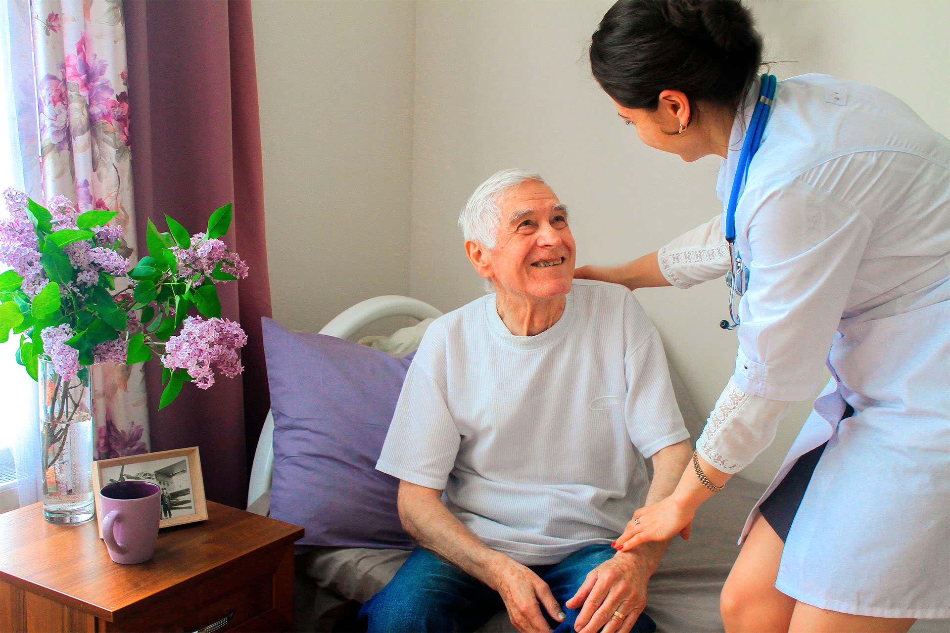 уютная комната дома престарелых