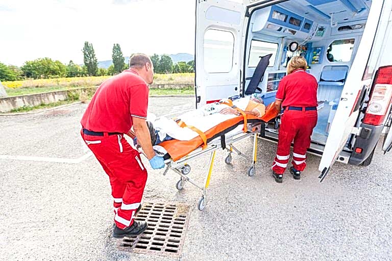 больной на каталке