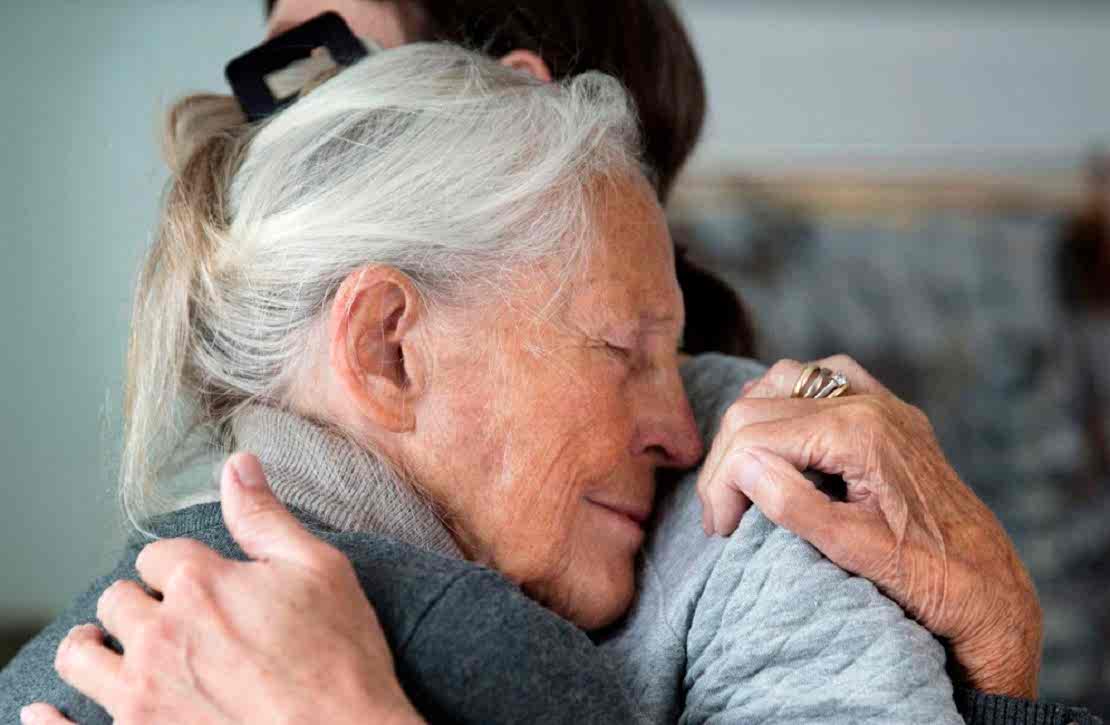 пожилые люди